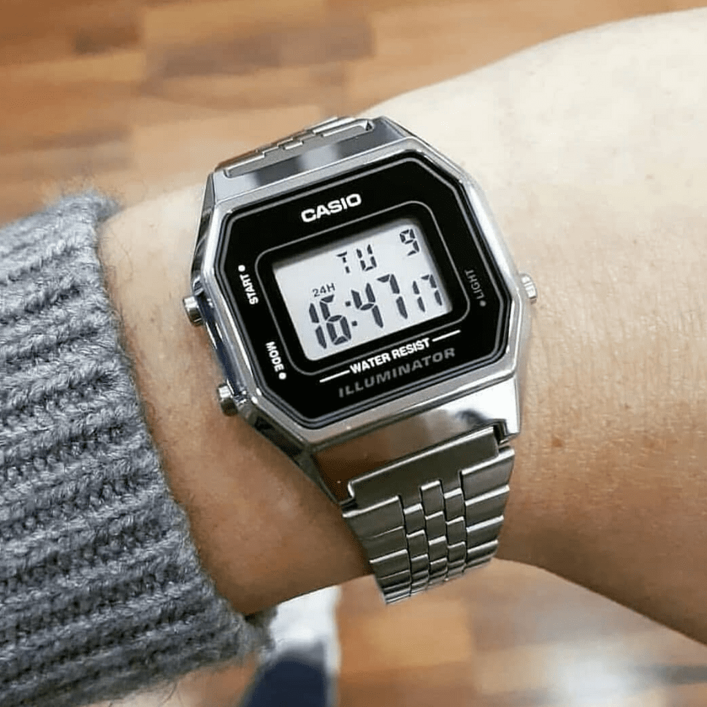 Reloj Casio Plateado-Negro LA680WA-1DF – Mostperu